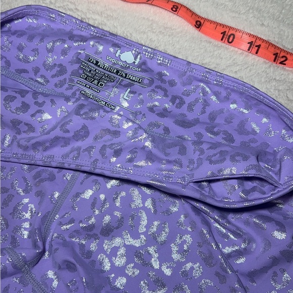 WODBOTTOM Workout Short Shiny Leopard Pastel Lavender - Picture 3 of 6